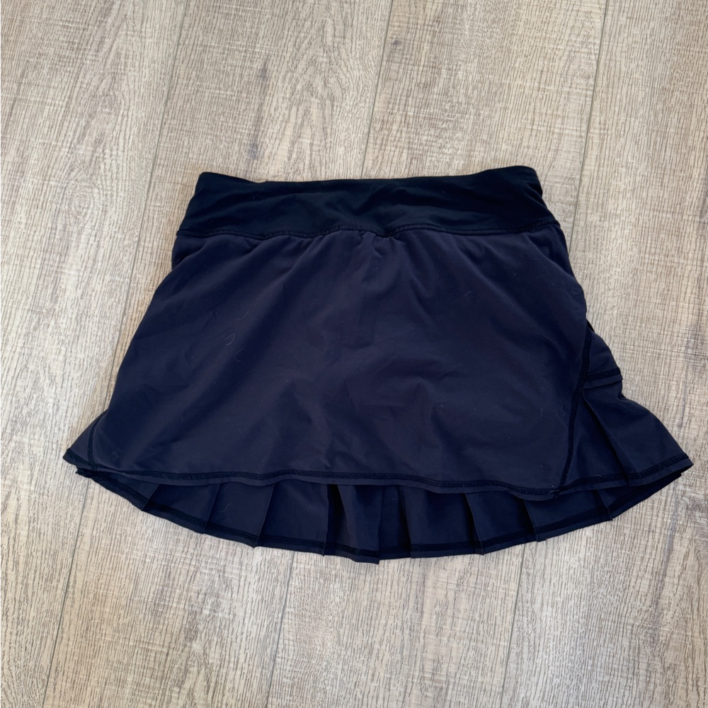 Lululemon skort in black size 6